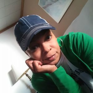 Meet your Posher, Ebony